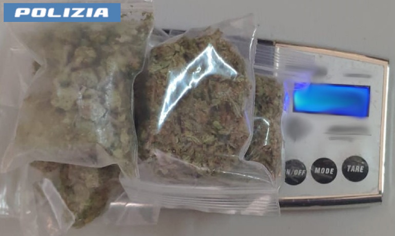 Viaggio a Catania per due spacciatori si trasforma in arresto