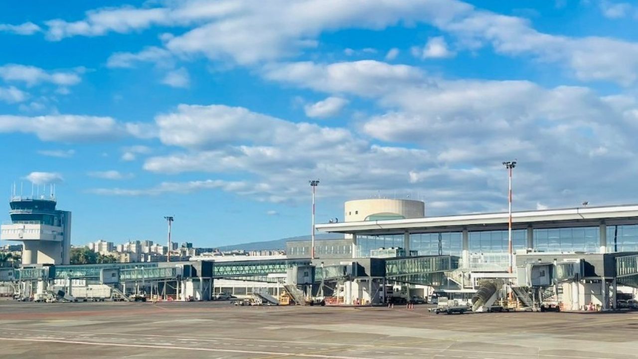 Catania, l’aeroporto non cambia (ancora): resta il limite dei 100 ml per i liquidi nel bagaglio a mano