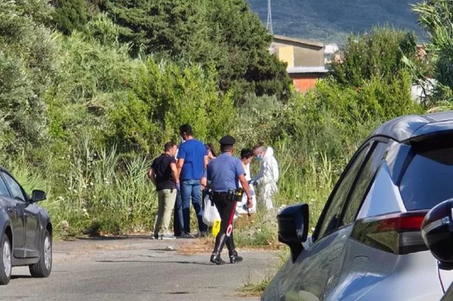 Cadavere ritrovato in un sacco della spazzatura, il vicino di casa confessa l’omicidio