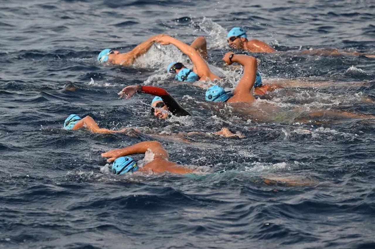 Domenica la 60ª Traversata dello Stretto di Messina: in gara 80 atleti tra Capo Peloro e Villa San Giovanni
