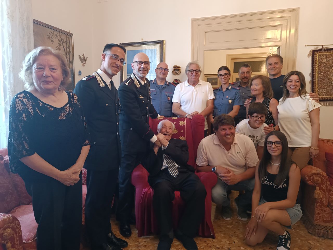 Vice Brigadiere compie 104 anni, il compleanno tra commozione e vecchi aneddoti