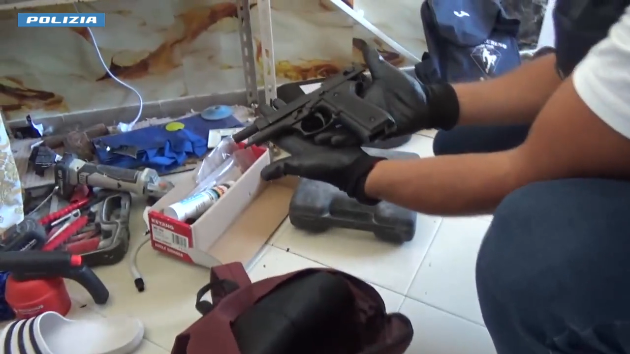 Due arresti a Siracusa per la detenzione di armi clandestine – VIDEO