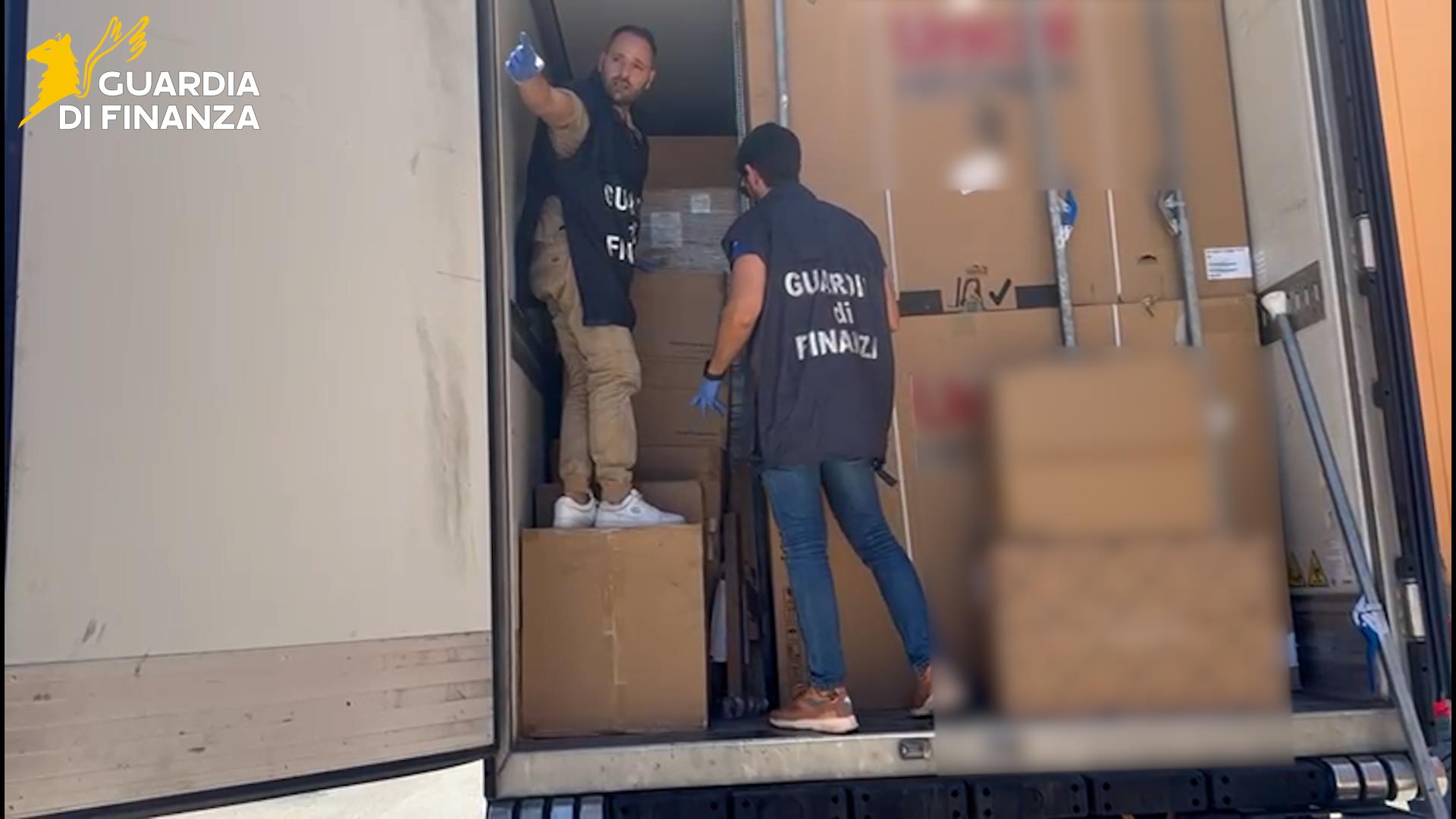 Catania, sequestrati 45.000 litri di gasolio di contrabbando: tre persone denunciate