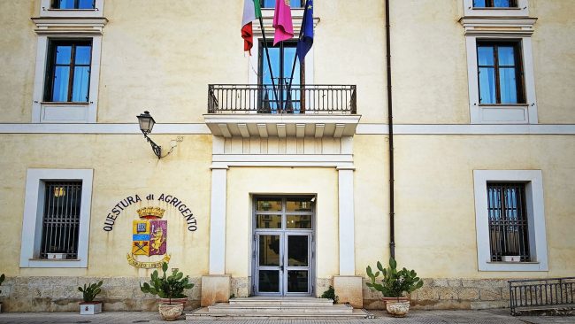Ferragosto a Licata, violazioni in uno stabilimento balneare: titolare denunciata