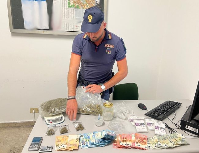 Arrestato 18enne di Adrano: spacciava marijuana dalla mansarda di casa