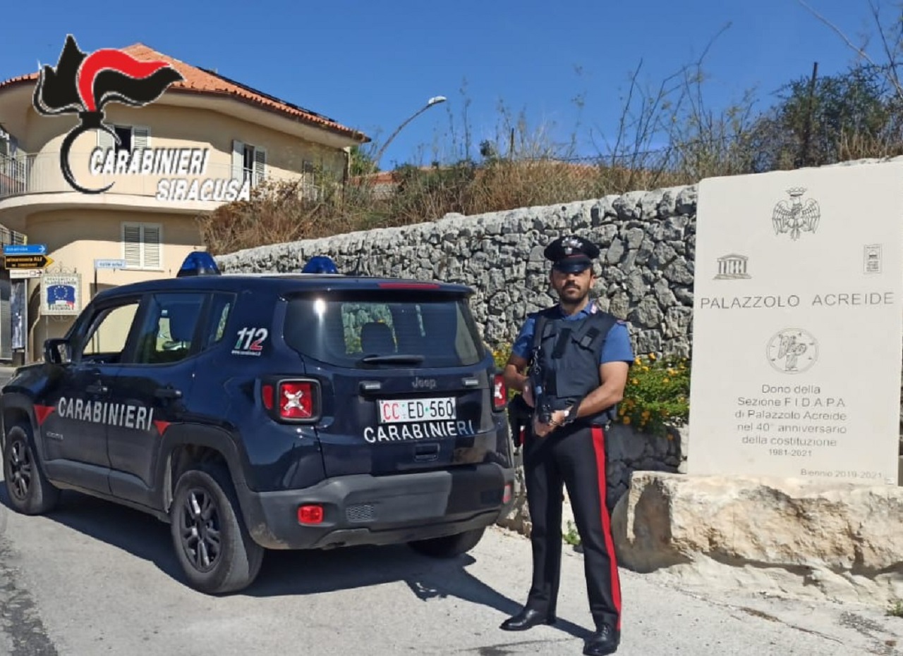 Furto, ricettazione e porto di armi: tre denunciati nel Siracusano