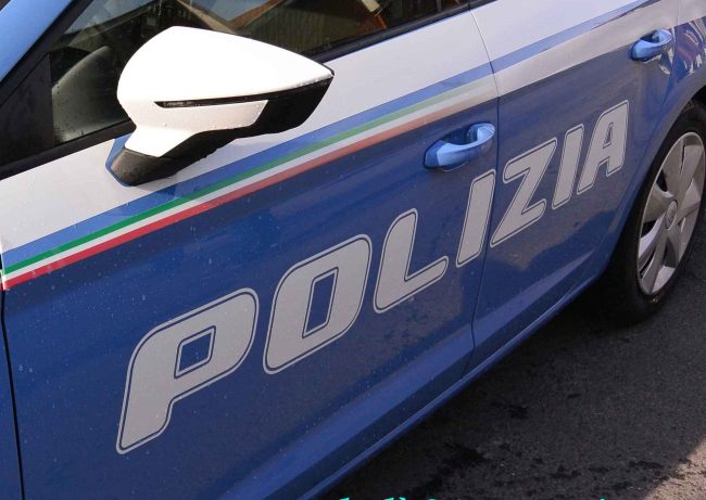 Pusher minorenni in fuga per le strade di Catania: due arresti