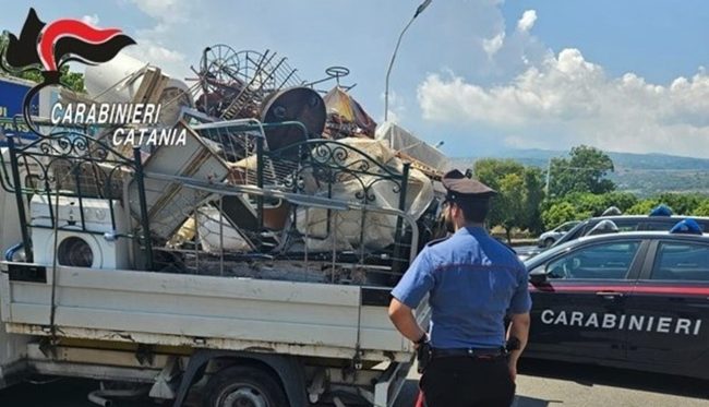 Fiumefreddo, trasporta rifiuti senza autorizzazione: denunciato un 38enne