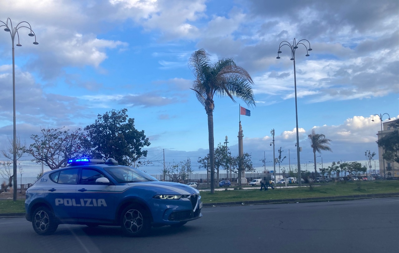 In giro per Catania con una pistola nel borsello: scoperto il “segreto” di un 16enne