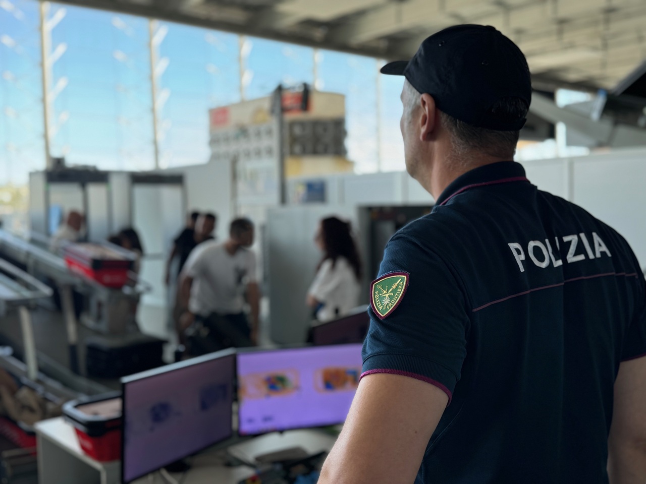 Catania, passeggero tenta di imbarcarsi per Dublino con passaporto falso