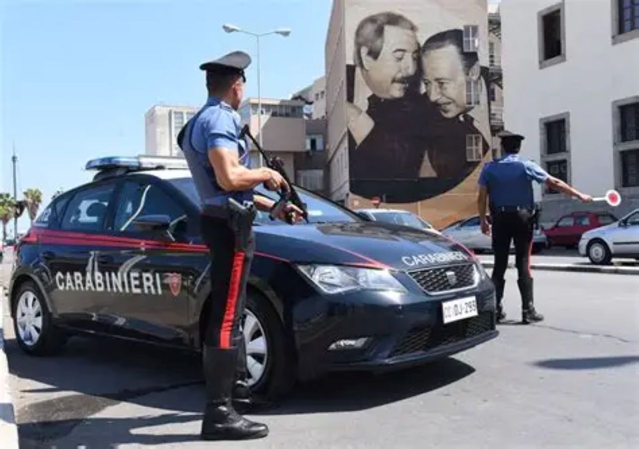 Inseguimento da Palermo a Monreale per aver forzato posti di blocco: 4 arresti e un ricercato