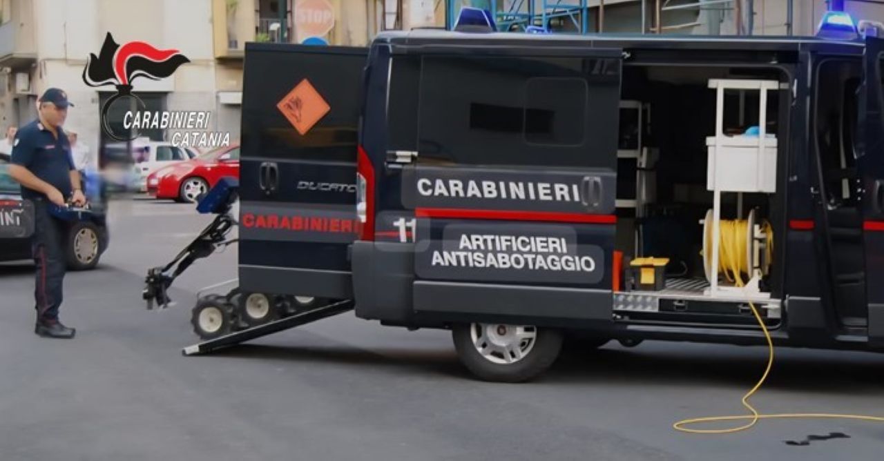 Paternò, nascondeva munizioni e un ordigno “fai da te” in casa propria: denunciato 42enne