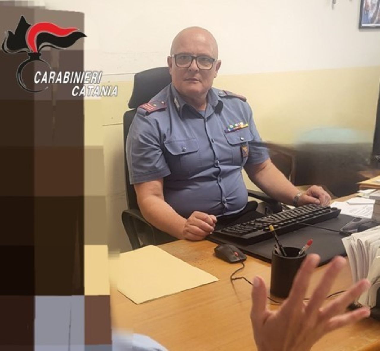 Santa Venerina, aggredisce e minaccia l’ex compagna e la figlia: arrestato 33enne pregiudicato