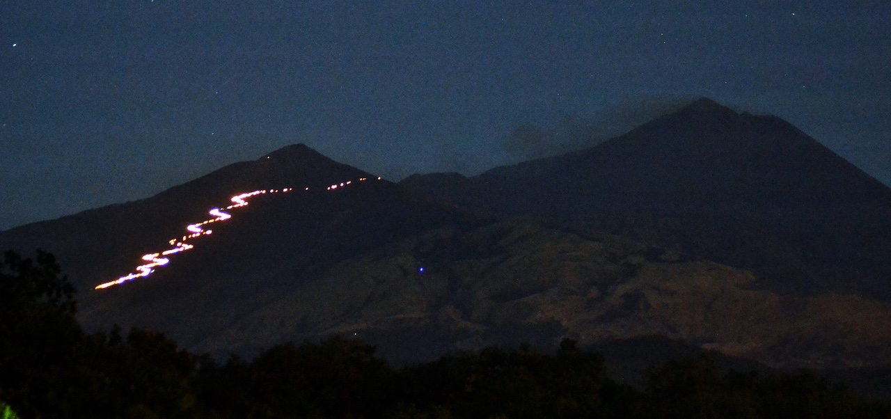 Etna, nuova colata lavica in area sommitale: flusso in direzione sud