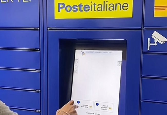 A Misterbianco un totem delle Poste è montato al contrario: il video diventa virale