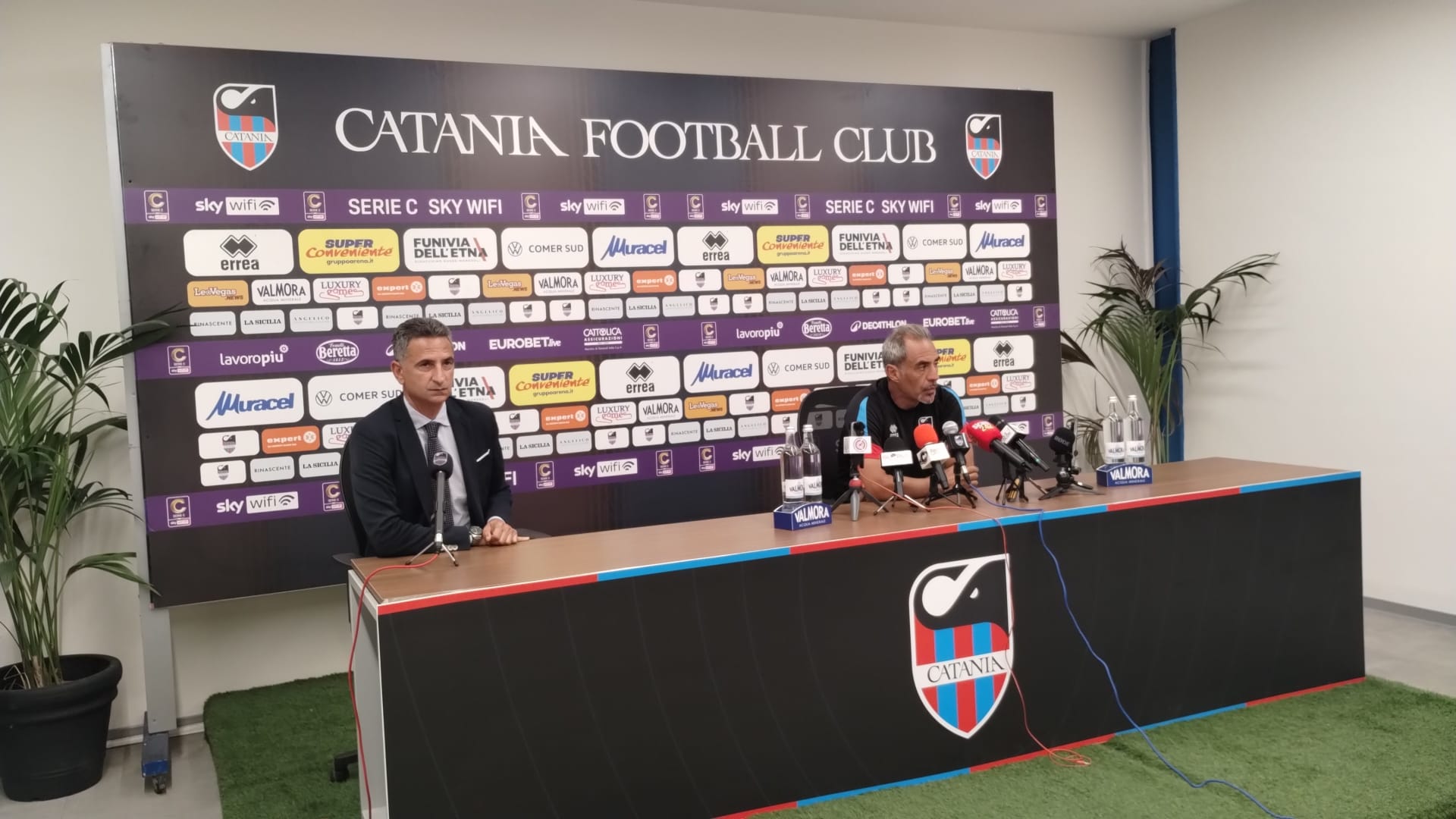 Toscano: dimentichiamo Foggia e pensiamo solo alla Cavese. I tifosi? Così numerosi ad agosto può succedere solo a Catania.