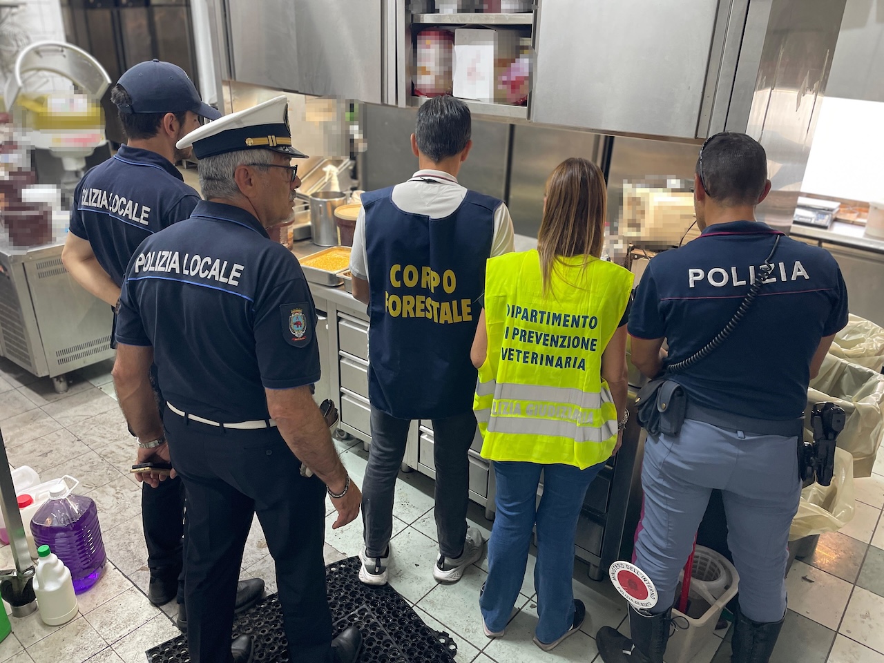 Controlli interforze a Catania: sanzioni, sequestri e un’attività sospesa in zona piazza Europa