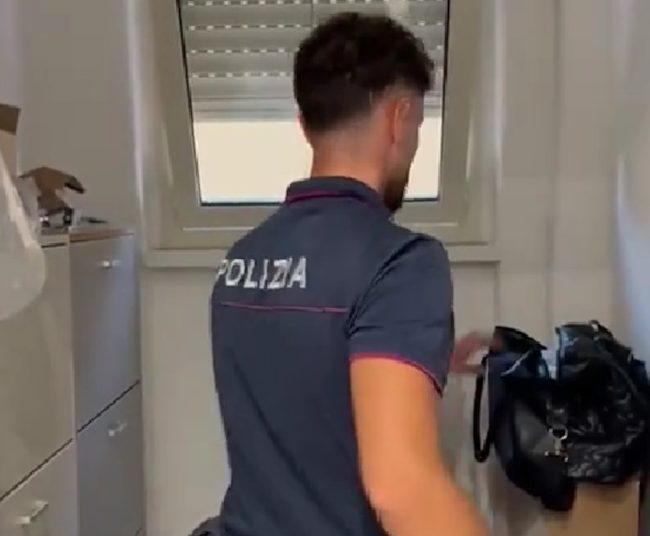 Nascondevano droga e banconote false in casa: arrestati due uomini a Cibali
