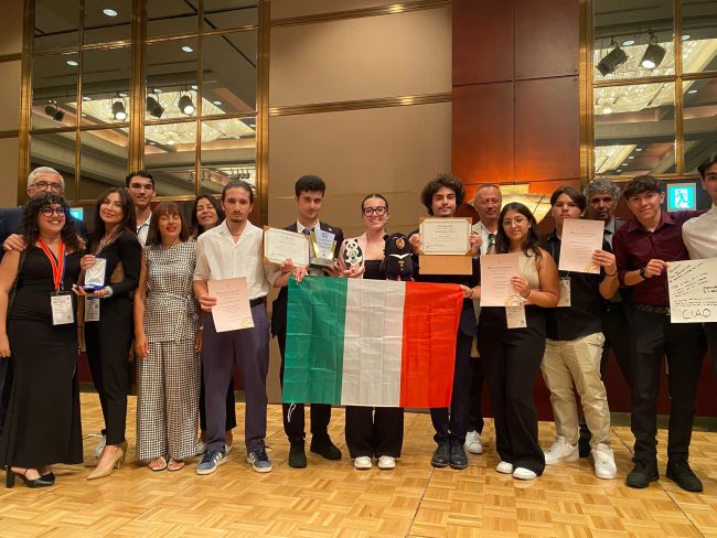 Dal falso papiro a Osaka: tre studenti catanesi dell’ITI “Cannizzaro” di Catania premiati all’Expo 2025