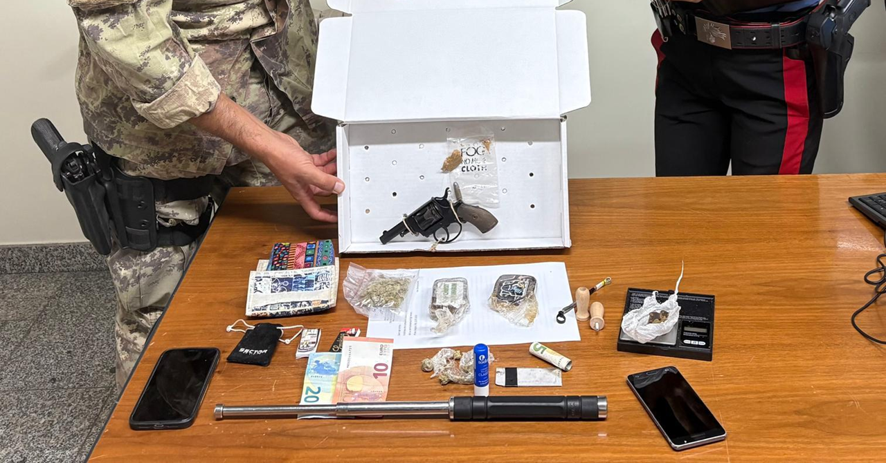 Floridia, 21enne arrestato per spaccio e detenzione di arma clandestina