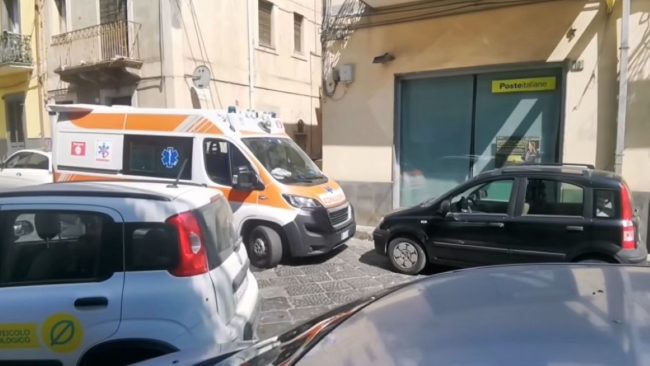 Rapina a mano armata alle Poste di Adrano. “Caccia” ai colpevoli