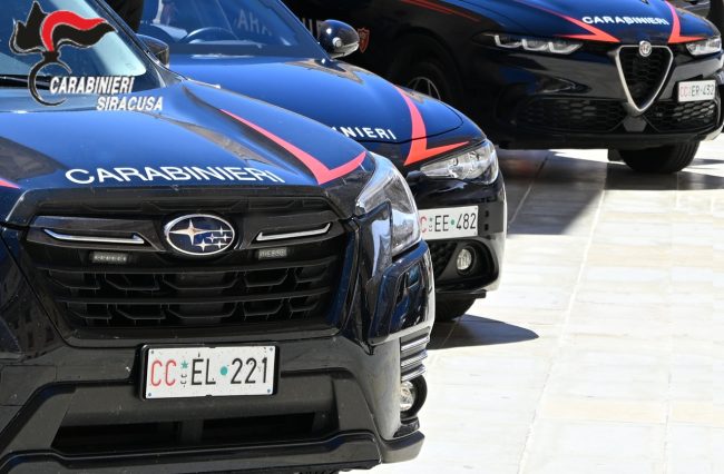 Carlentini, tentano furto in abitazione: 3 ladri messi in fuga dai carabinieri