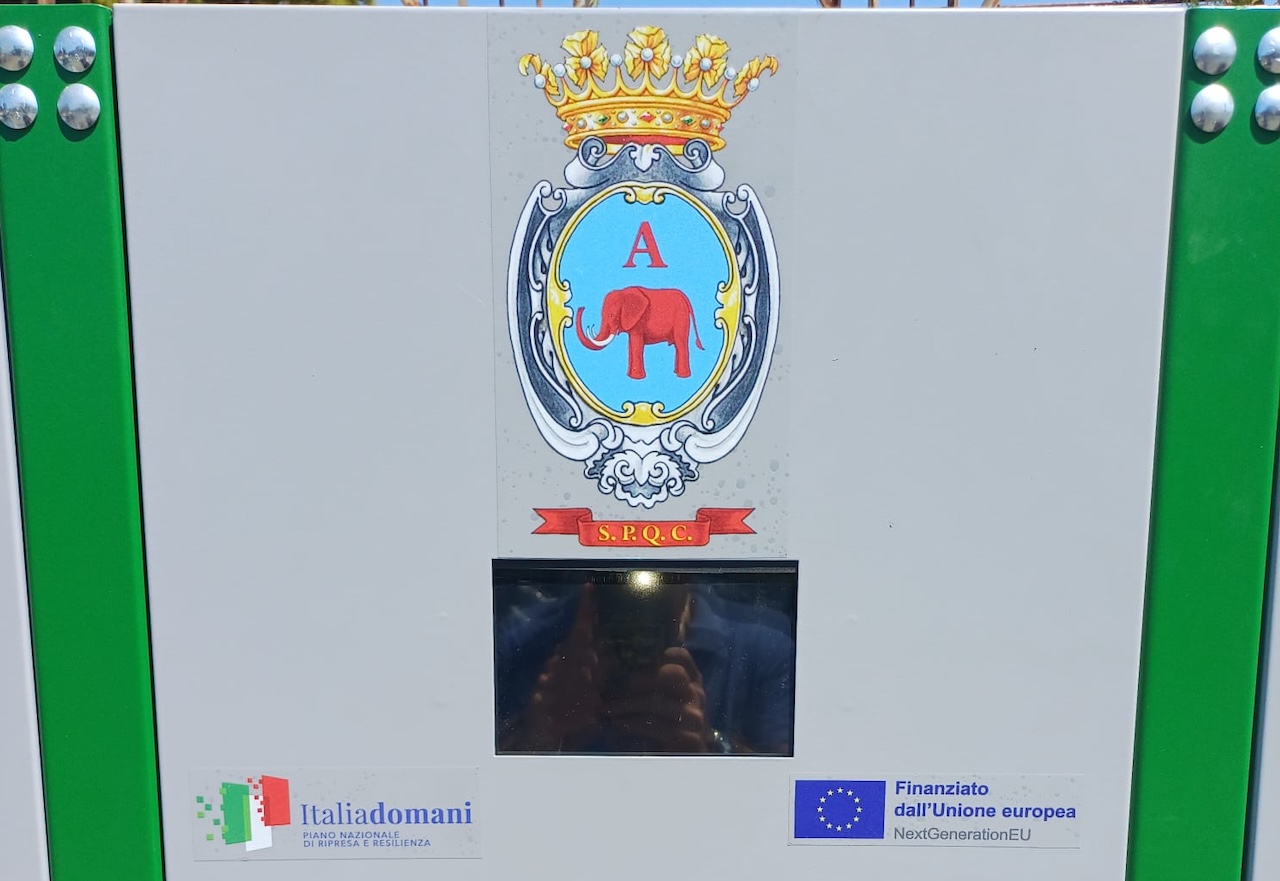 Catania, attivata in Piazza I Vicerè la prima isola ecologica intelligente