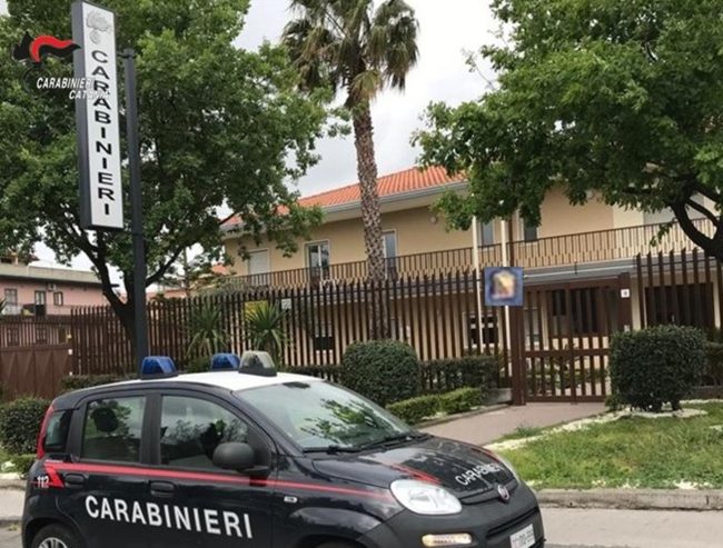 Catania, evade dai domiciliari e si presenta spontaneamente ai carabinieri: arrestato un 39enne