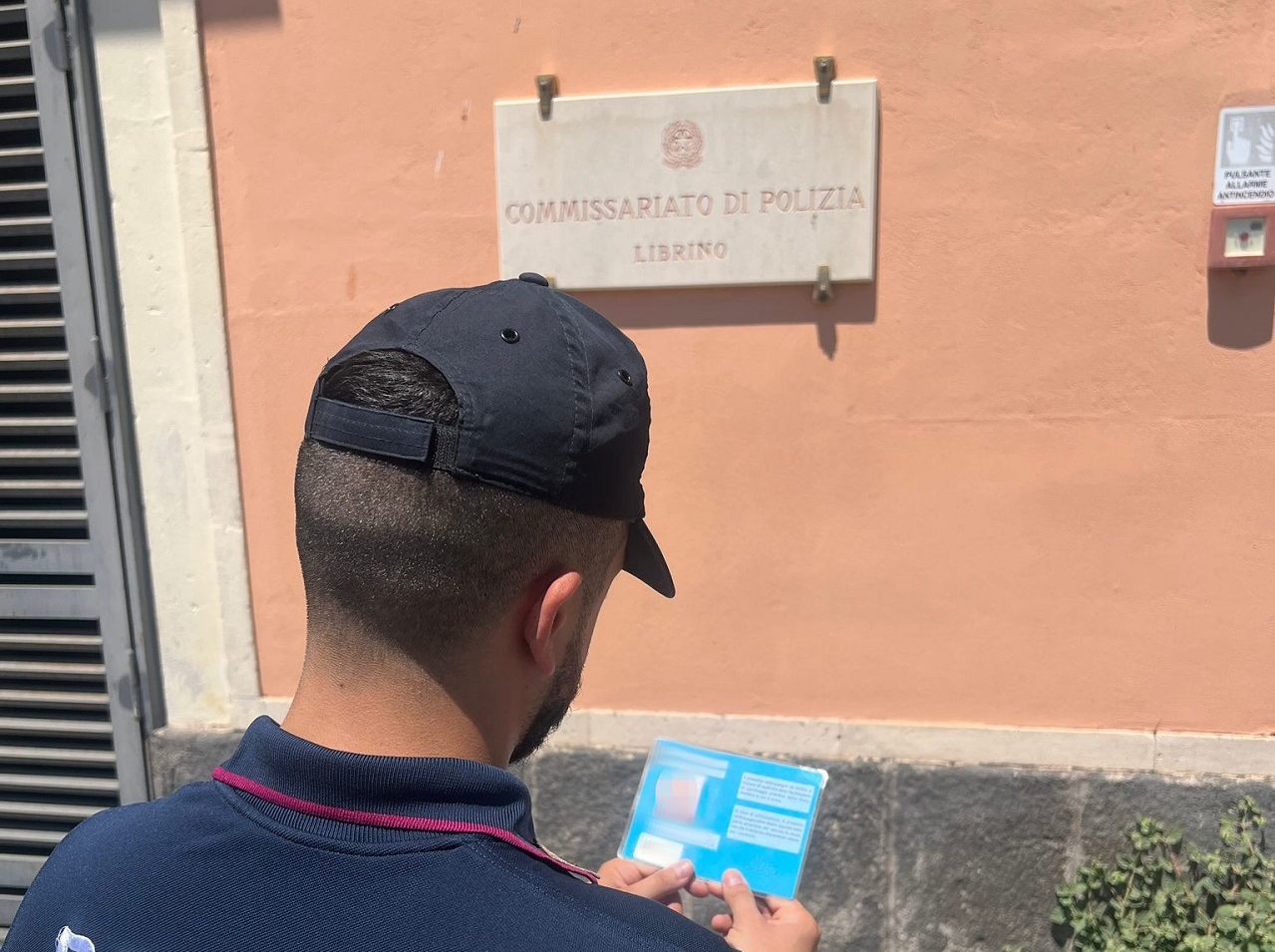 Col pass invalidi intestato a una parente defunta: denunciato catanese