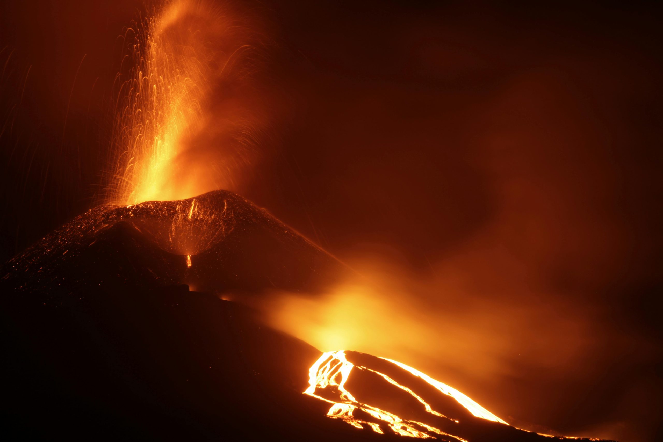 Etna, flusso lavico ancora attivo: numeri e dati del monitoraggio