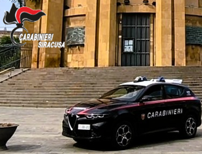 Siracusa, danneggia arredi sacri al Pantheon: arresto convalidato per 36enne