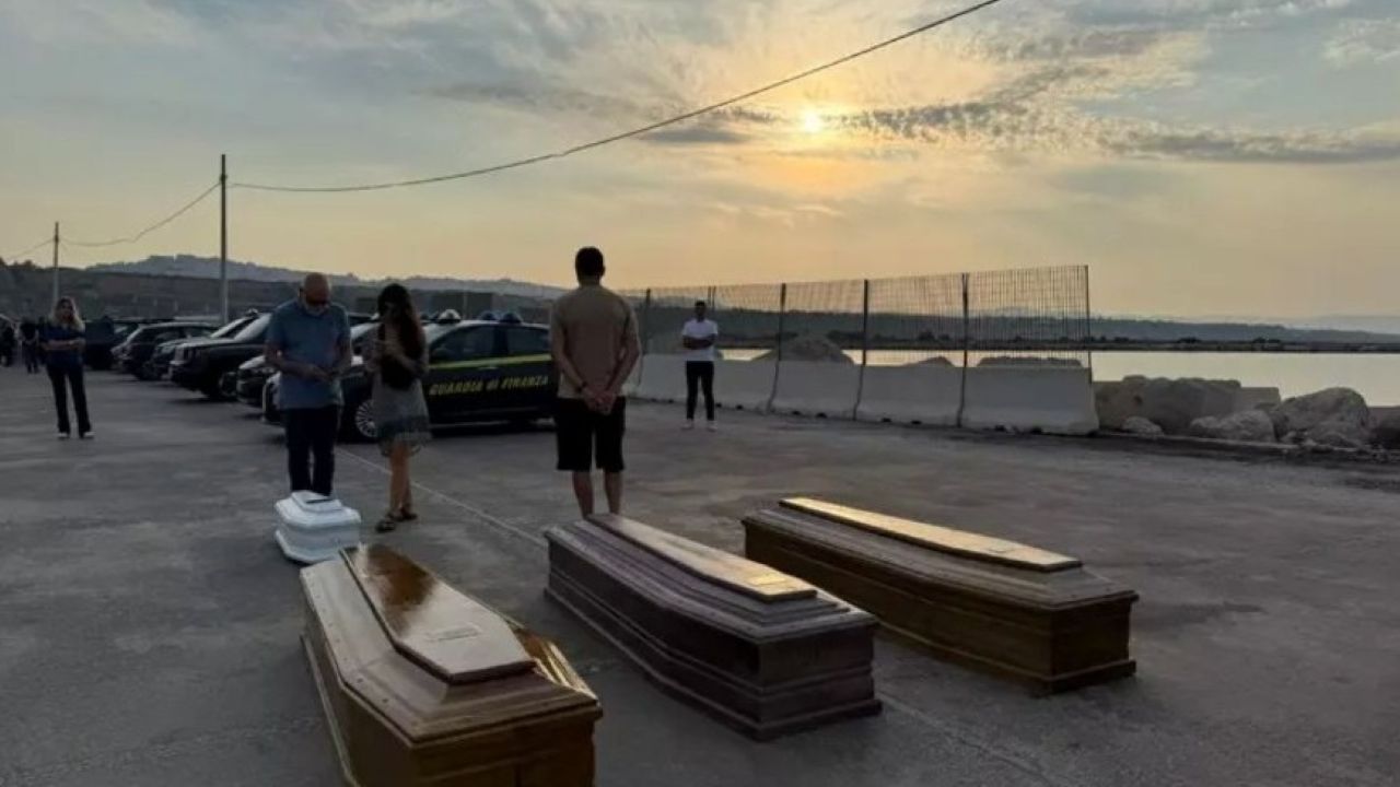 Doppio naufragio a Lampedusa, altre 10 bare a Porto Empedocle