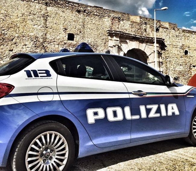 Calci e minacce contro i medici al Sant’Elia: 20enne in manette