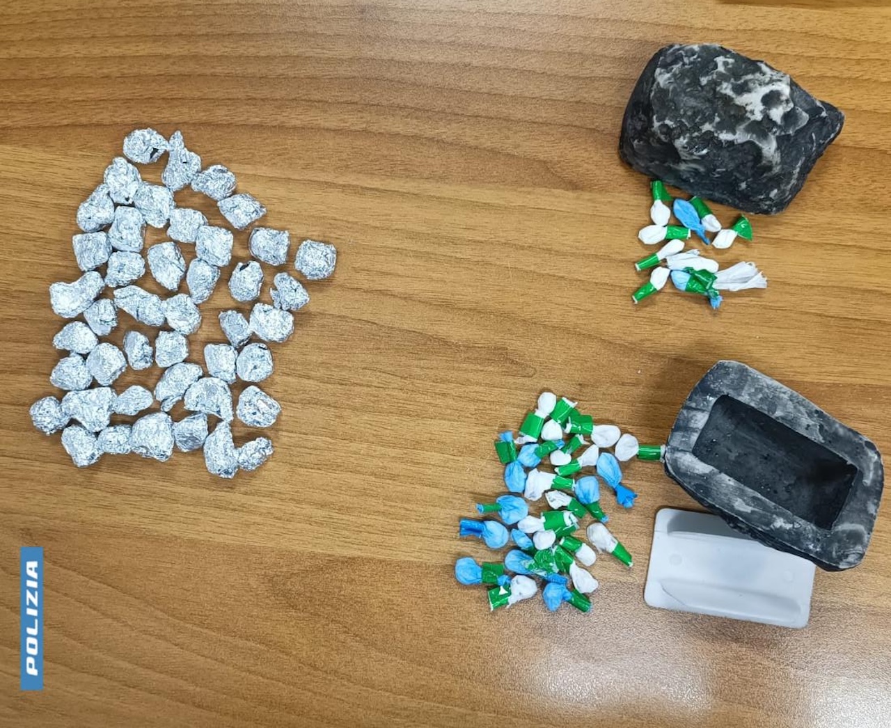 Palermo, droga nascosta sotto i portici dello Sperone: arrestato 51enne