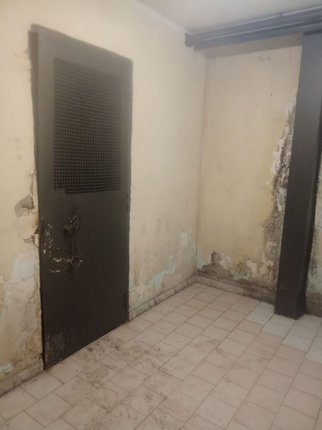 ascensore distrutto librino