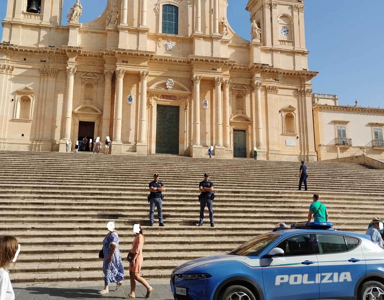 Noto, denunciato 49enne ubriaco e senza patente: la madre interviene e prende a schiaffi poliziotto