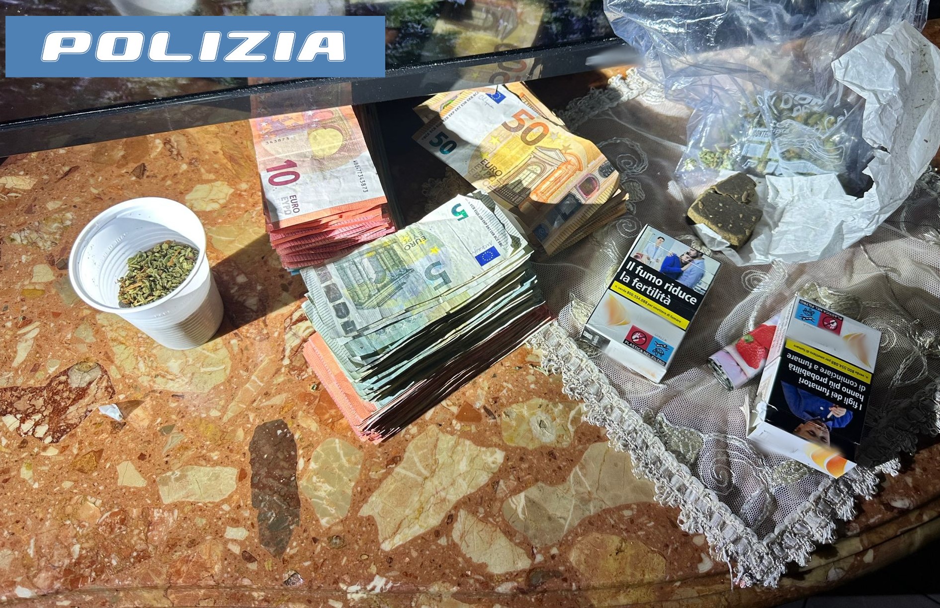 Operazione antidroga a Catania: arrestato 23enne, sequestrati hashish, marijuana e contanti