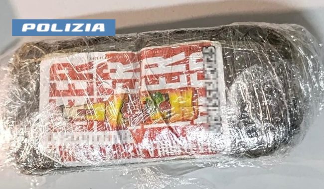 Catania, i “Falchi” arrestano 2 pusher