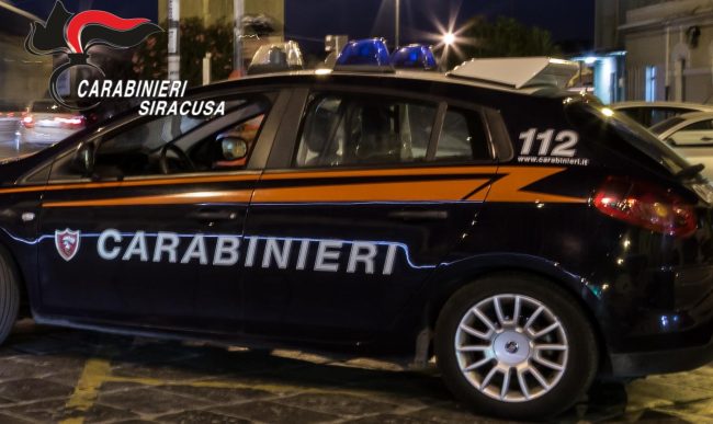 Floridia, controlli straordinari dei Carabinieri: tre denunce e sequestri di droga
