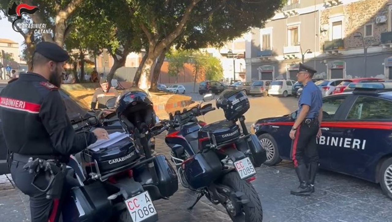 Catania, maxi-controlli su scooter e auto: sanzioni per oltre 23mila euro
