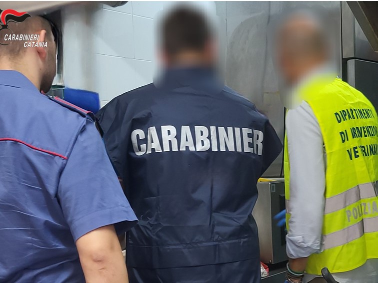 Controlli ad Acireale e Aci Sant’Antonio: guida in stato di ebbrezza, droga e irregolarità nei locali