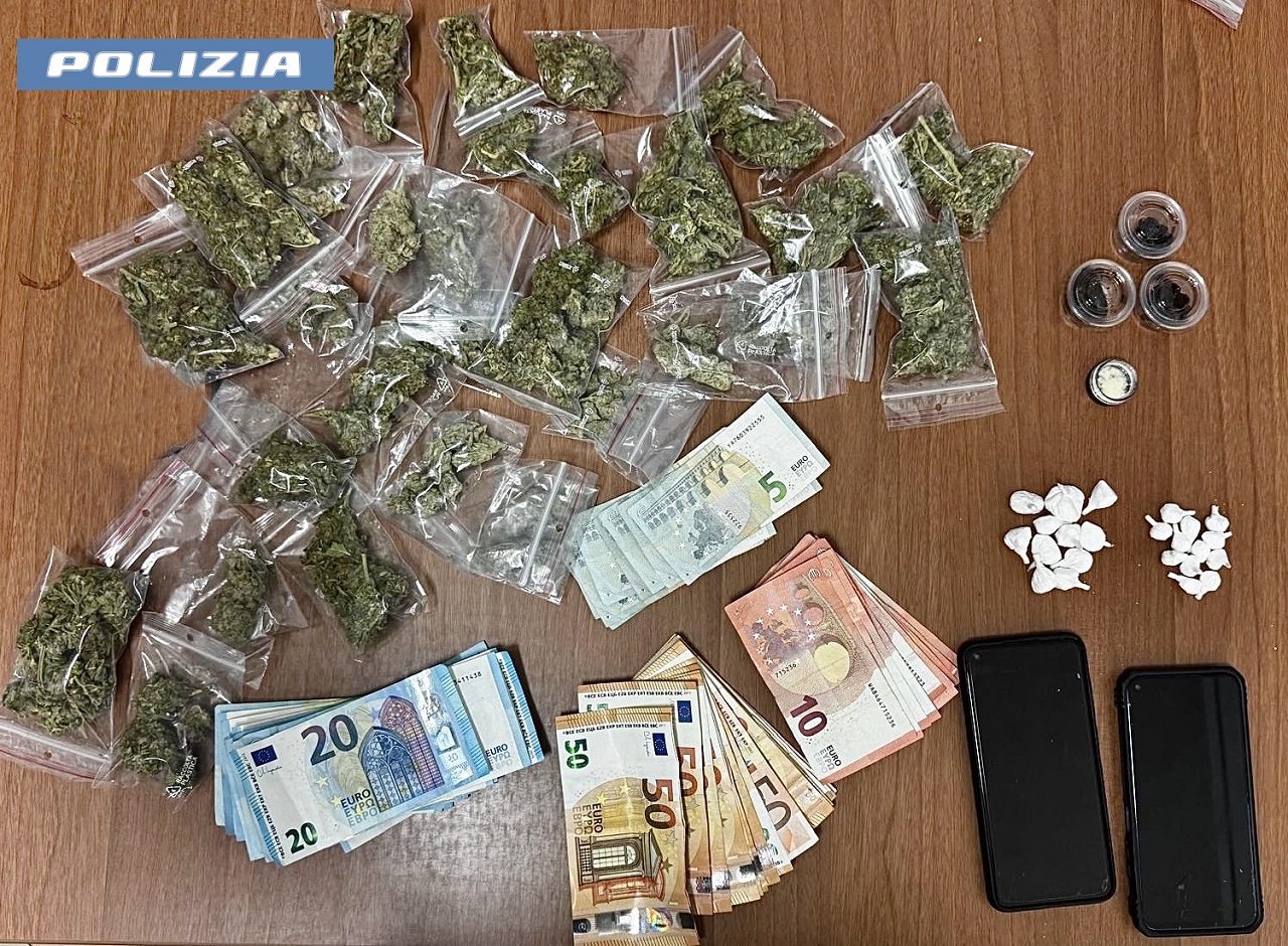 Aveva allestito un drive-in della droga tra le vie di Catania: arrestato 22enne