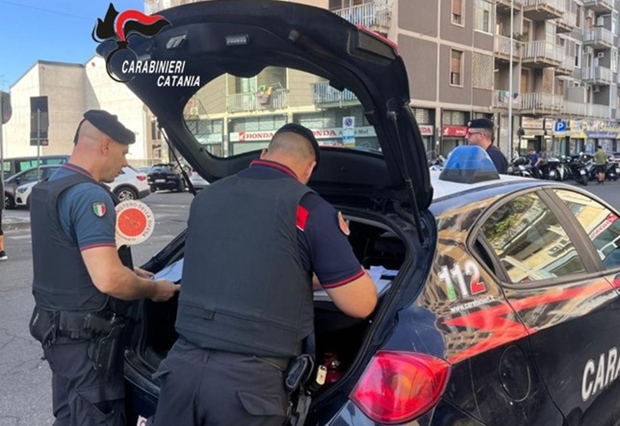 Catania, evade dai domiciliari per litigi con i coinquilini: 25enne in manette
