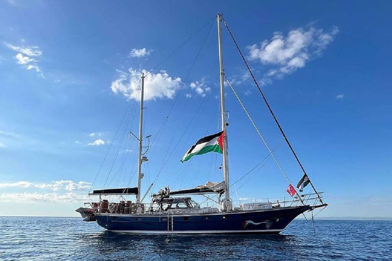 Gaza, partita da Augusta la prima barca a vela della “Global Sumud Flottila”