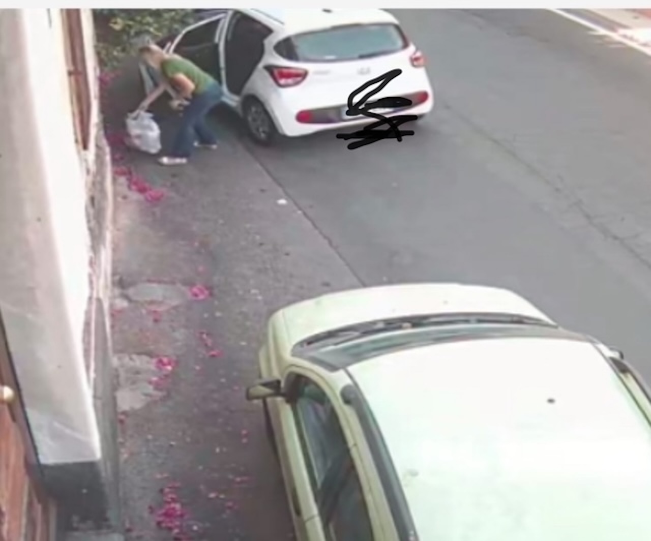 Catania, lotta senza tregua agli incivili dei rifiuti: oltre 2.800 verbali in otto mesi