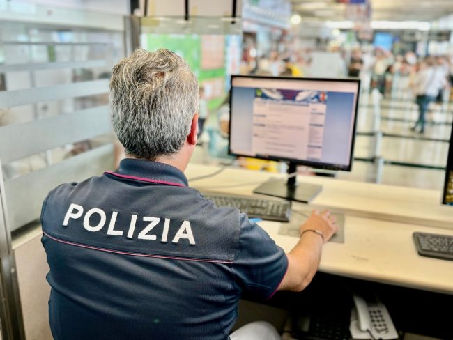 Passaporto falso per Dublino: un arresto all’aeroporto di Catania