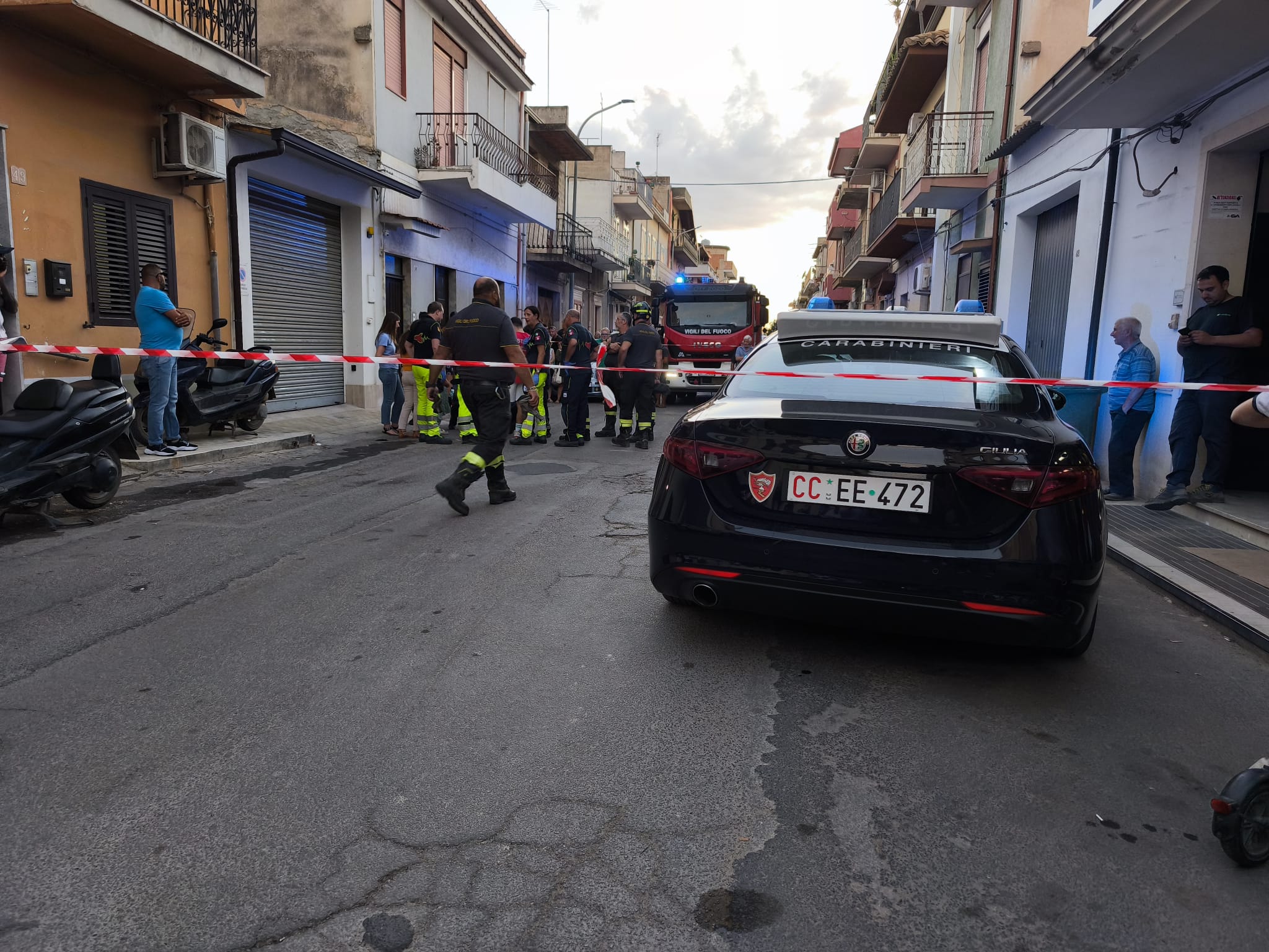 Tensione ad Acate: uomo minaccia di far esplodere una palazzina con bombole di gas