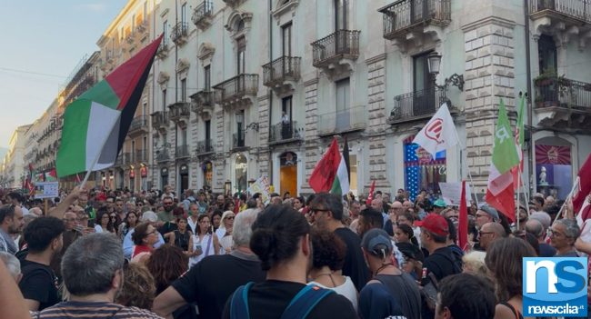 Catania, in 3mila in corteo per Gaza a sostegno alla Global Sumud Flotilla