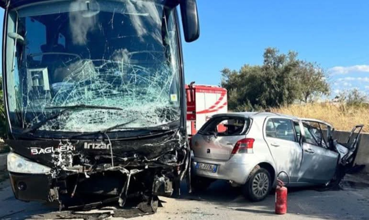 Tragedia sulla SP19 Pachino–Noto: scontro frontale a Calamosche, muore una donna di 45 anni