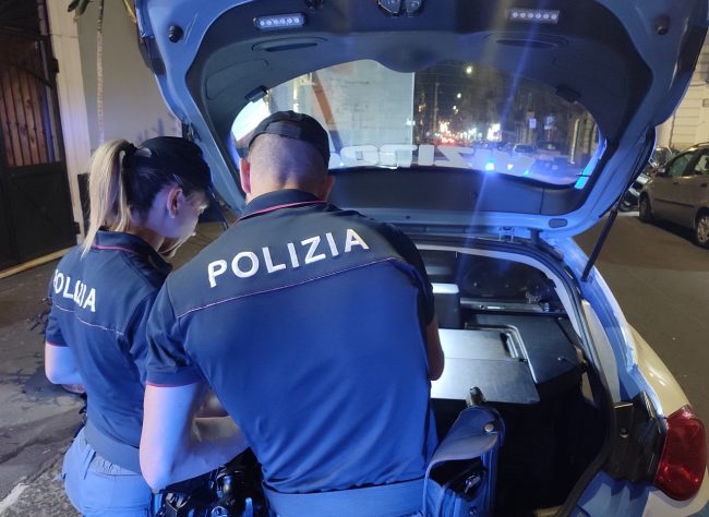 Polizia in azione a Catania, “al setaccio” le vie del centro storico